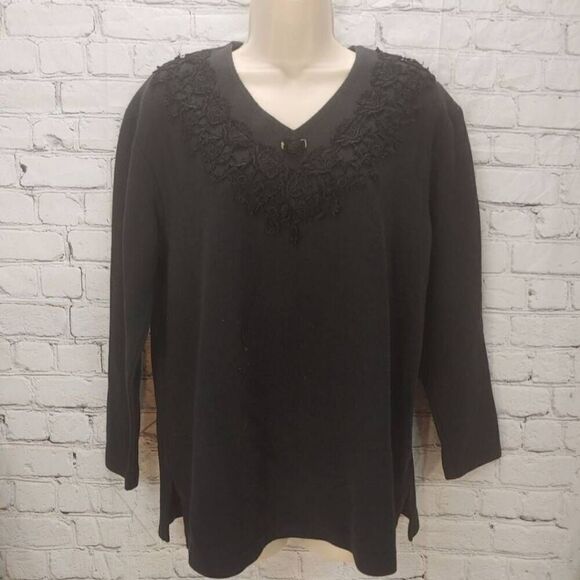 Teddi VINTAGE Women's Size Large Black W/ Embroidered Applique Top. - Picture 5 of 6
